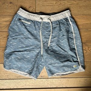 Vuori patterned short